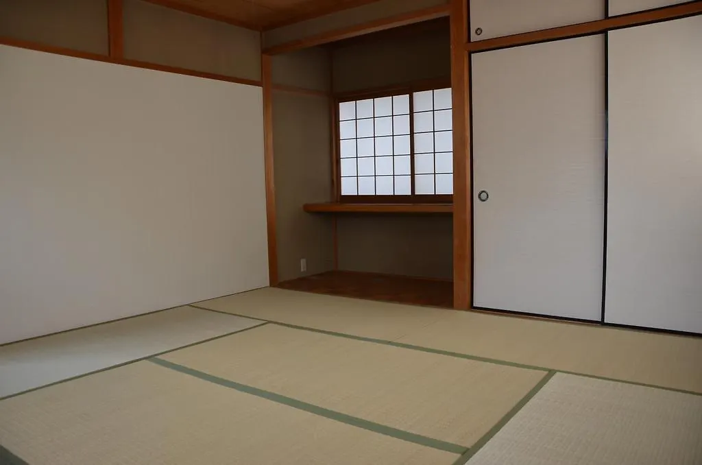 Tatamiya Inn Kyoto 0*,